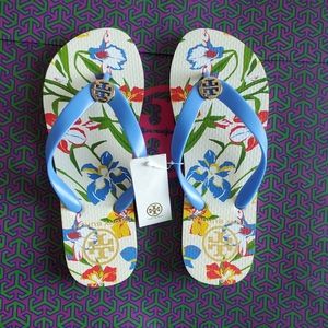 💕 NWT Tory Burch Iris blue painted floral turquoise flip flops logo gold
